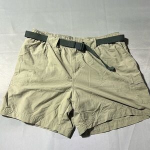 Columbia shorts size L